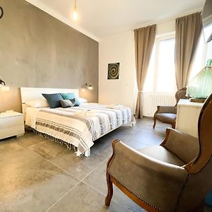 4 Balconi Rooms-Elements B&B